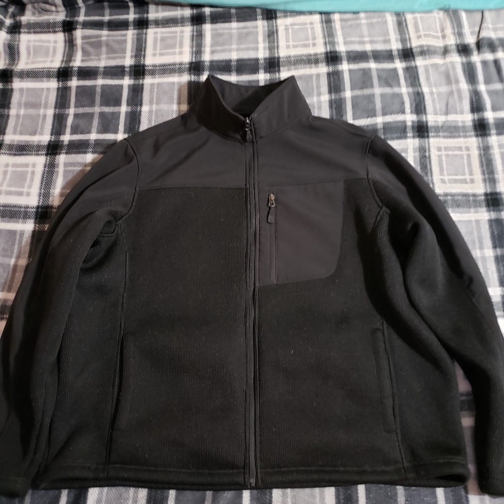 Swiss Tech XL Zippered Sweatshirt.